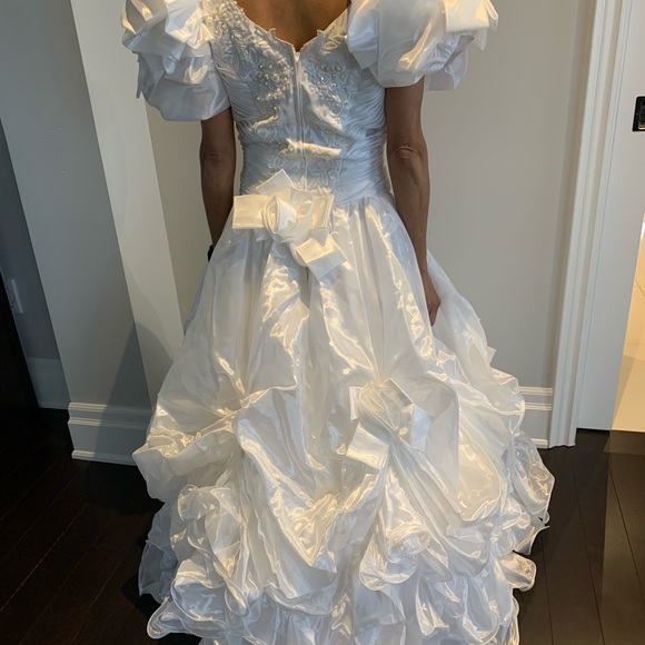 COPY - Wedding Dress - size 2 (approximately) - Picture 4 of 8